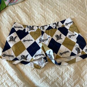 Loud mouth Milwaukee brewers golf shorts